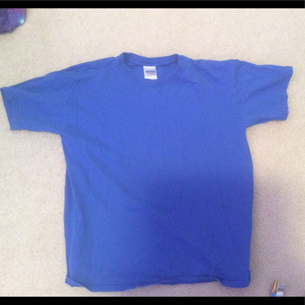 Plain blue Gildan tee